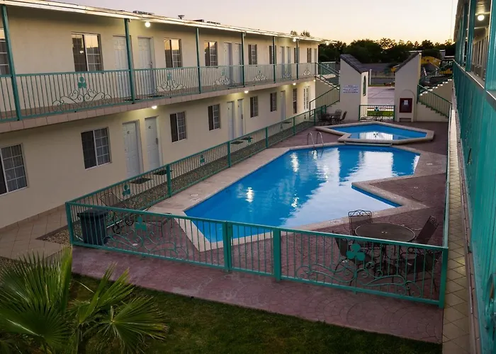 Hotel Trébol Inn